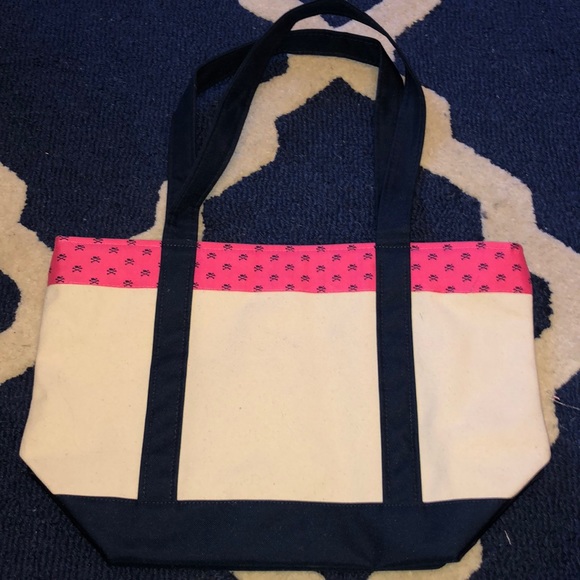 NWT Vineyard Vines Classic Tote - Picture 2 of 7